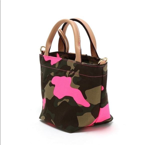 Pink Camo Samantha Thavasa Handbag ✨ - Picture 2 of 5